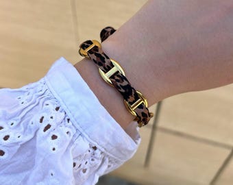 Stainless steel leopard print marine mesh bangle