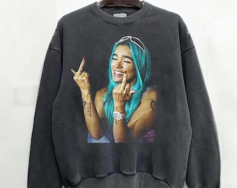Camiseta Tropicoqueta de Karol G con el dedo medio, camiseta gráfica de música latina reguetón, atuendo para concierto, sudadera inspirada en Bichota.