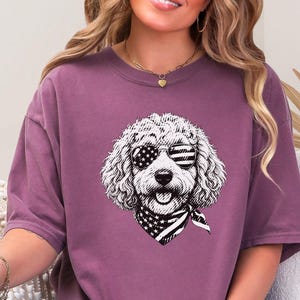 T-shirt Comfort Colors Goldendoodle patriotique, T-shirt Doodle pour la fête de l'Indépendance du 4 juillet, Haut pour propriétaire de chien rouge, blanc et bleu aux couleurs américaines image 1