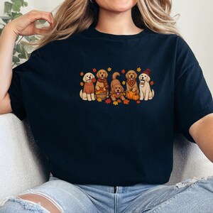 Herbst-Shirt mit Golden-Retriever-Motiv, Geschenk für Hundeliebhaber im Herbst, T-Shirt für Golden-Retriever-Mama, Sweatshirt mit Kürbismotiv, Kuschelige Kleidung für Welpen im Herbst Bild 5
