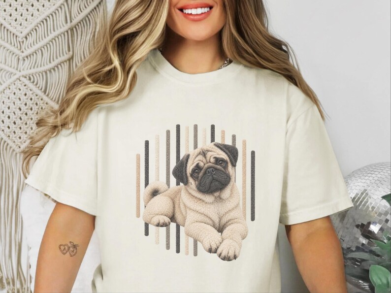 Camiseta de perro carlino, regalo para amantes de los carlinos, camiseta con estampado de cachorro adorable, camiseta para mamás carlinos, camiseta con retrato de perro, camiseta para papás carlinos, ropa para amantes de las mascotas imagen 2