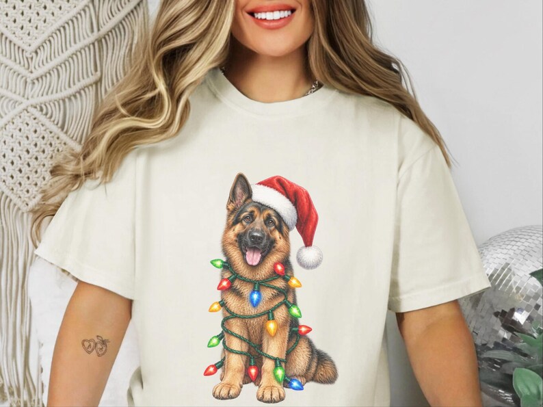 Camiseta navideña de pastor alemán, regalo navideño para perros, sudadera para mamás de pastor alemán, camiseta con luces navideñas, regalo para dueños de perros imagen 7