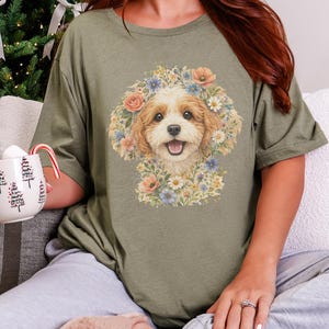 Cavapoo Mom Shirt, Cavapoo Floral Face Tee, Cute Dog Art, Dog Lover Gift for Owners, Poodle Cross Puppy, Floral Dog Design, Cavapoo Dad Gift imagen 7