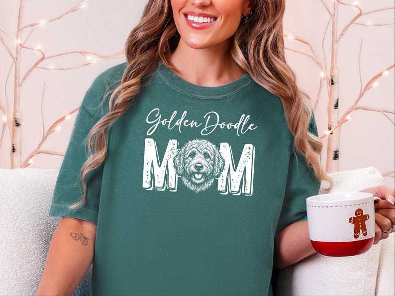 Camiseta Comfort Colors Doodle Mama, Camiseta para Mãe de Golden Doodle, Estampa para Amantes de Goldendoodle, Presente Divertido para Pais de Cães, Presente para Donos de Pets imagem 7