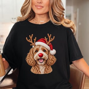 Bluza świąteczna Cavapoo, prezent dla mamy Cavapoo, świąteczna koszulka dla psa, świąteczne ubrania dla zwierząt, prezent dla właściciela Cavapoo, świąteczna koszulka dla psa zdjęcie 7