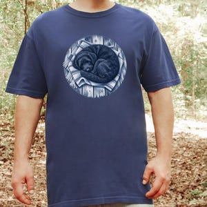 Kunst mit schlafendem Hund, Geschenk für Doodle-Liebhaber, Schwarzes Doodle-Shirt, Aufdruck „Schlafender Hund“, Geschenk für Doodle-Mama, Comfort Colors T-Shirt Bild 10