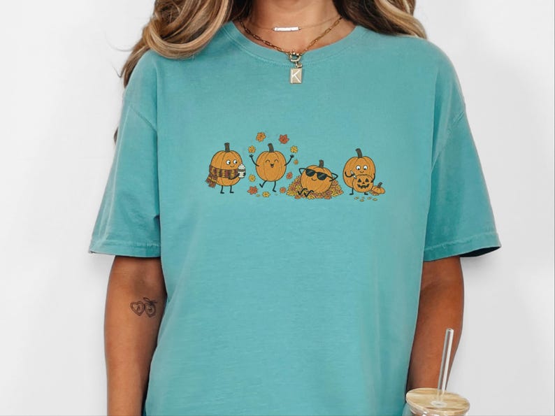 Camiseta para amantes de la calabaza especiada, camiseta acogedora de otoño, PNG de café de otoño, camiseta de hojas de otoño, camiseta de temporada de calabaza imagen 3