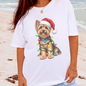 T-shirt de Noël Yorkshire Terrier, Cadeau de Noël Yorkshire Terrier, T-shirt de Noël pour chien, T-shirt Yorkshire Terrier, T-shirt pour chien avec bonnet de Père Noël, Cadeau pour amoureux des Yorkshire Terriers image 6