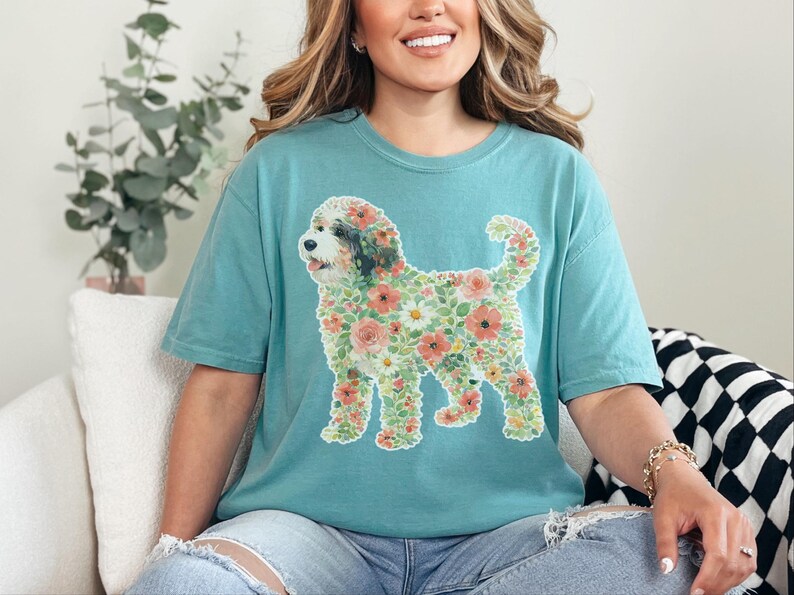 Comfort Colors Bernedoodle T-shirt, bloemensilhouet, cadeau voor hondenliefhebbers, T-shirt, tuinkunst voor hondenmoeders en -vaders, botanische huisdiereigenaar, Bernedoodle T-shirt afbeelding 4