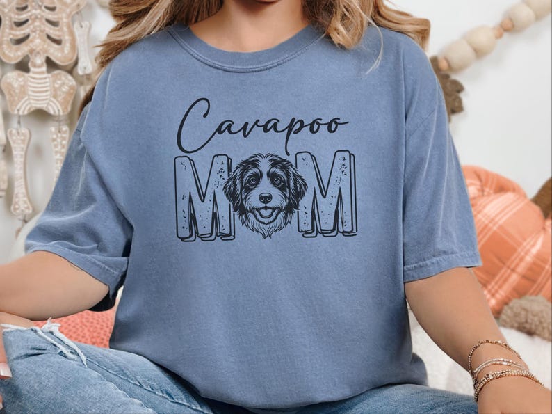 Camiseta Comfort Colors Cavapoo Mom, Camiseta Cavapoo, Camiseta de moda para mamás de perros, Camiseta Doodle Mama Poodle Mix de algodón suave, talla grande y personalizada imagen 5