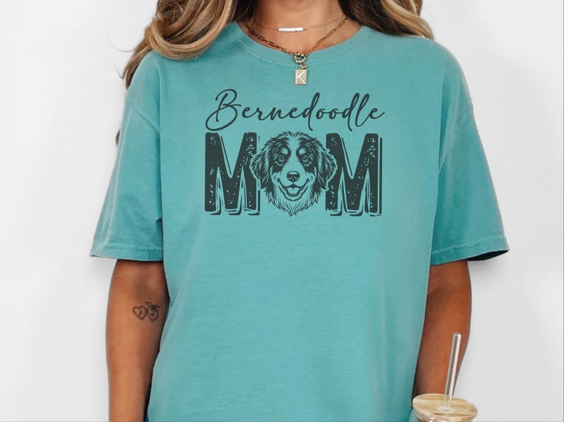 Comfort Colors T-shirt « Maman Bernedoodle hurlant à la lune », T-shirt chien rigolo, T-shirt années 90, Cadeaux amusants pour propriétaires de chiens, Hurlement à la lune, T-shirt chien rigolo image 7
