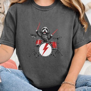 Camiseta de baterista Cockapoo, presente para amante de rock, camiseta de bateria, presente para pai de Cockapoo, camiseta de músico de rock imagem 10