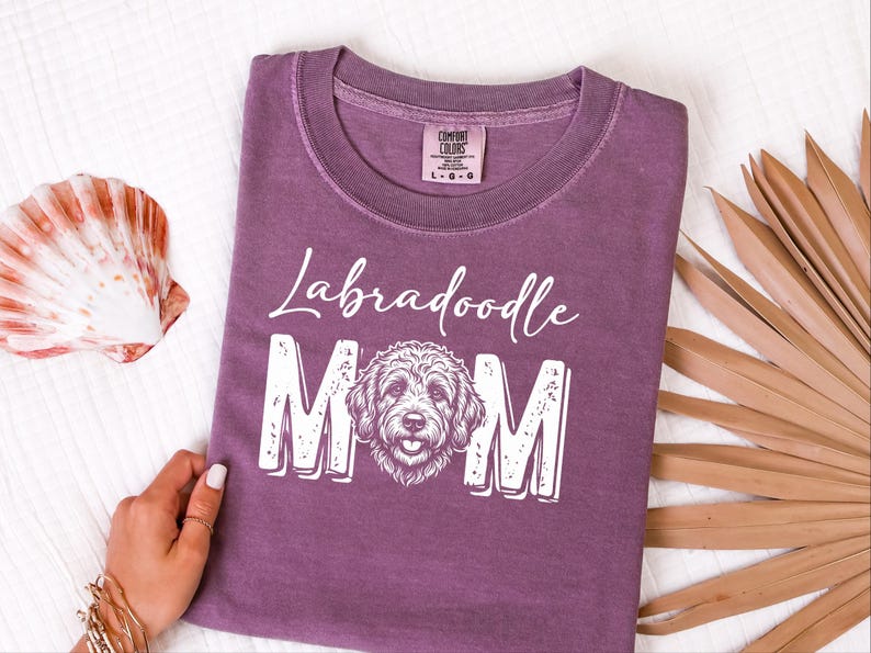 Comfort Colors Labradoodle Mama Shirt, T-shirt voor hondenliefhebbers, Gepersonaliseerd T-shirt voor huisdiereigenaren, Cadeaus voor hondenmama, Verjaardagscadeaus voor haar afbeelding 7
