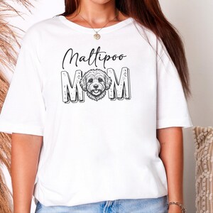 Koszulka dla mamy maltipoo, modna koszulka dla mamy psa, krzyżówka maltańczyka z pudlem, prezent dla właściciela maltipoo, koszulka dla kobiet, prezent dla właścicieli zwierząt domowych, modna koszulka dla mamy psa zdjęcie 6