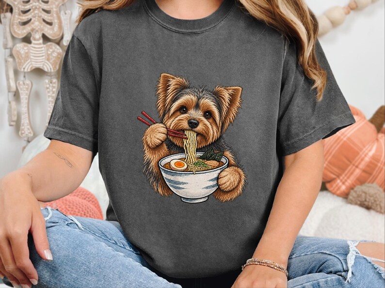 Yorkshire-Terrier-Shirt, Geschenk für Yorkshire-Terrier-Mama, Ramen-Liebhaber-Shirt, Shirt für japanisches Essen, Geschenk für Hundeliebhaber Bild 1
