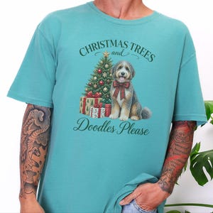Aussiedoodle jultröja, julklapp för husdjursälskare, julgranar och klotter tack, hundmamma-tröja, festlig valptröja bild 5