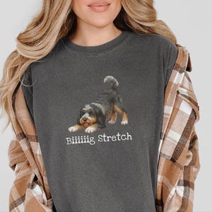 Comfort Colors Bernedoodle T-Shirt mit großem Stretchanteil, lustiges Geschenk für Bernedoodle-Besitzer und Hundebesitzer, Geschenkidee für Bernedoodle-Liebhaber und -Mama Bild 10
