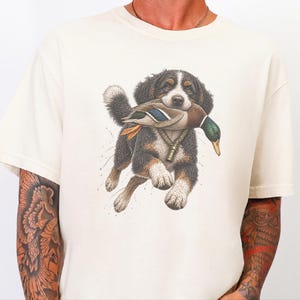 Bernedoodle jachtshirt, cadeau voor watervogeljager, shirt voor eendenjacht, T-shirt voor sportieve honden, cadeau voor Bernedoodle-eigenaar afbeelding 4