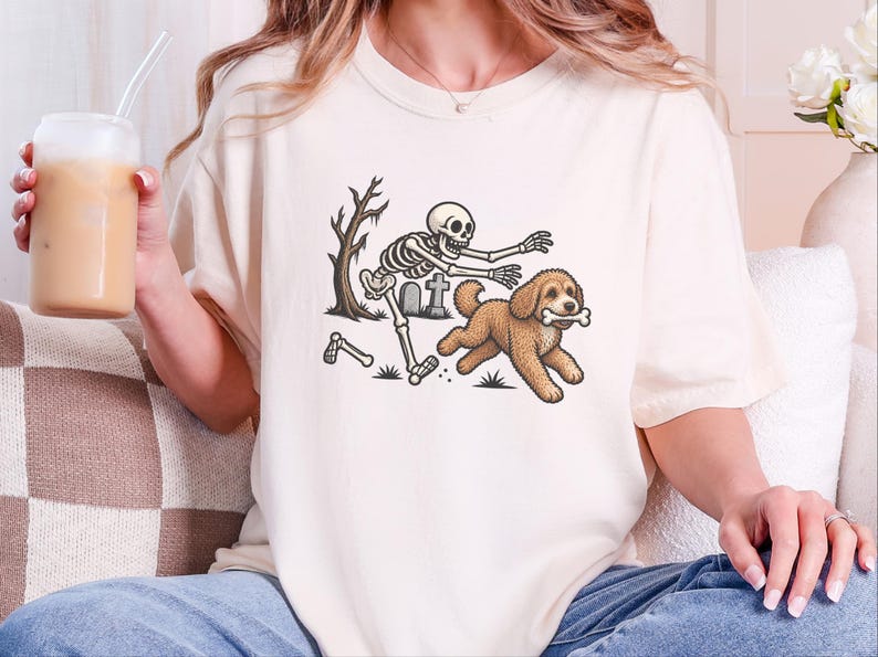 Camiseta Cavapoo, Camiseta de Perro Esqueleto, Camiseta de Perro de Halloween, Camiseta de Perro Espeluznante, Regalo para Mamá Cavapoo, Camiseta para Amantes de los Perros, Camiseta de Halloween de Esqueleto imagen 4