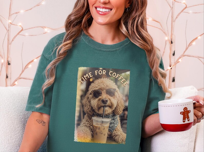 Koszulka Comfort Colors Dog Coffee, koszulka Time For Coffee | Bluza Goldendoodle Labradoodle Aussiedoodle | Znawca mrożonej kawy Cavapoo zdjęcie 5