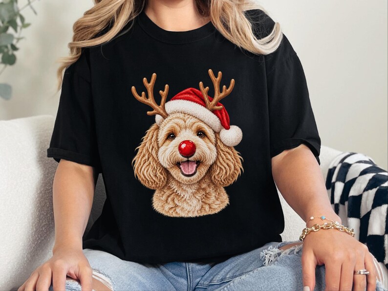 Camiseta de Natal com Maltipoo, Presente para Cachorro com Gorro de Papai Noel, Moletom de Natal para Pet, Camiseta com Filhote de Rena, Roupa de Natal para Amantes de Cães imagem 1