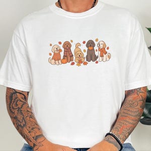 Camiseta Goldendoodle de otoño, regalo para mamás Goldendoodle, camiseta de hojas de otoño, suéter para amantes de los perros con estampado de calabazas, prenda acogedora para la temporada. imagen 3