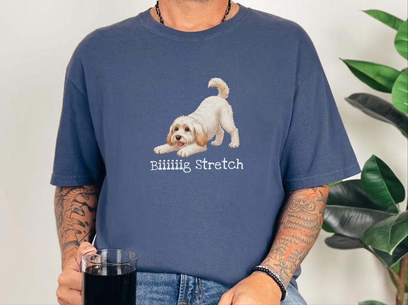 Camiseta elástica grande Comfort Colors para amantes de los Schnoodle, camiseta divertida con diseño de perro Doodle, regalo para mamás perrunas de color marrón esponjoso, regalo para papás dueños de Schnoodle imagen 3