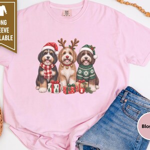 Bernedoodle Christmas Sweatshirt, Festive Dog Crewneck, Christmas Bernedoodle Gift, Holiday Dog Lover Shirt, Winter Puppy Sweatshirt afbeelding 9