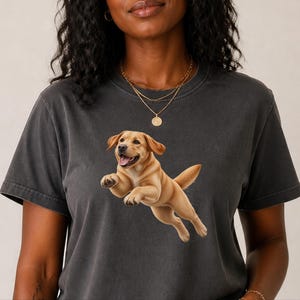 Żółta koszulka z labradorem, prezent dla mamy labradora, koszulka dla miłośnika retrieverów, koszulka dla mamy golden retrievera, koszulka dla mamy psa, koszulka dla miłośnika labradorów, koszulka dla szczeniaka zdjęcie 1
