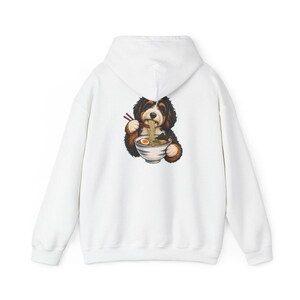 Bernedoodle Ramen T-shirt, cadeau voor ramenliefhebbers, cadeau voor Bernedoodle hondenmoeder, T-shirt met Japans eten, grappig T-shirt met hondenprint afbeelding 12