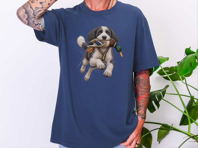 Sheepadoodle-Shirt, Geschenk für Entenjäger, Wasservogeljäger-Shirt, Sheepadoodle-Papa, Jagdhund-Kunst, Outdoor-Jagd-Shirt Bild 5