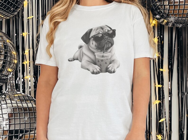 Mops älskare skjorta, rolig hund som dricker iskaffe tee, mops pappa gåva, mops mamma tröja bild 9