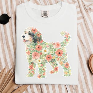Comfort Colors Bernedoodle T-shirt, bloemensilhouet, cadeau voor hondenliefhebbers, T-shirt, tuinkunst voor hondenmoeders en -vaders, botanische huisdiereigenaar, Bernedoodle T-shirt afbeelding 3