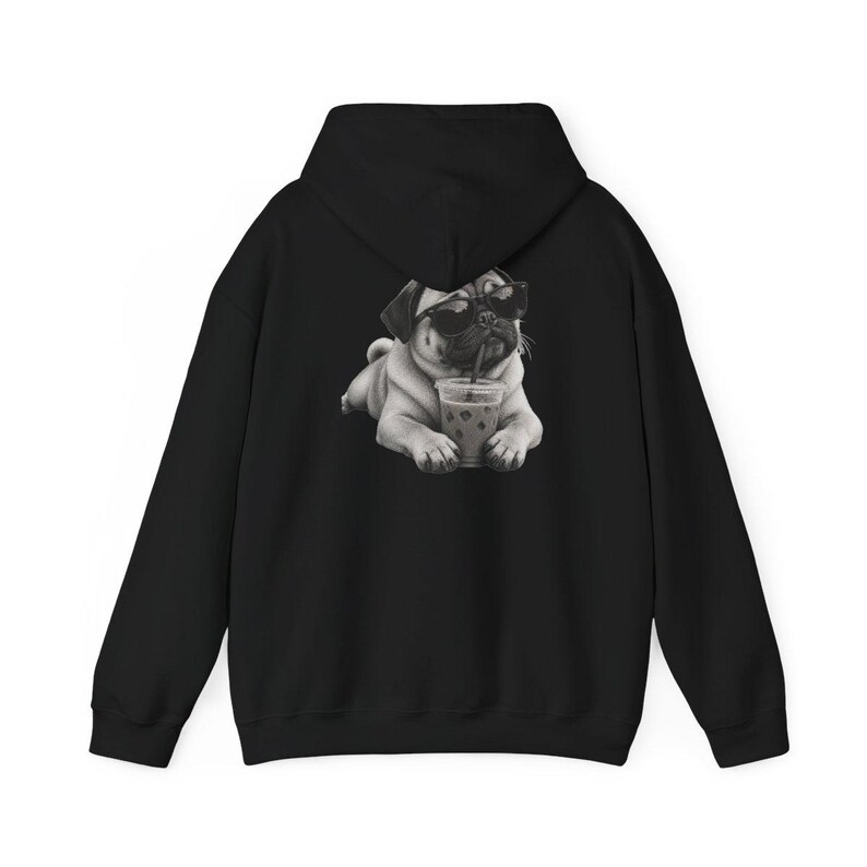 Mops älskare skjorta, rolig hund som dricker iskaffe tee, mops pappa gåva, mops mamma tröja bild 11