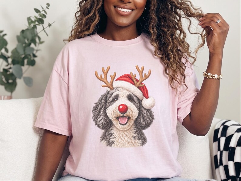 Camiseta navideña para Sheepadoodle, sudadera navideña para perros, regalo para dueños de Sheepadoodle, conjunto navideño para perros. imagen 6