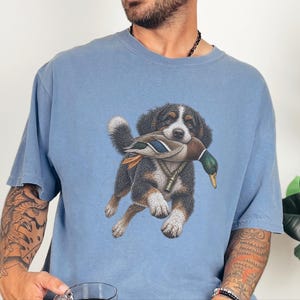 Bernedoodle jachtshirt, cadeau voor watervogeljager, shirt voor eendenjacht, T-shirt voor sportieve honden, cadeau voor Bernedoodle-eigenaar afbeelding 10