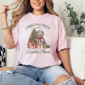 Aussiedoodle jultröja, julklapp för husdjursälskare, julgranar och klotter tack, hundmamma-tröja, festlig valptröja bild 7