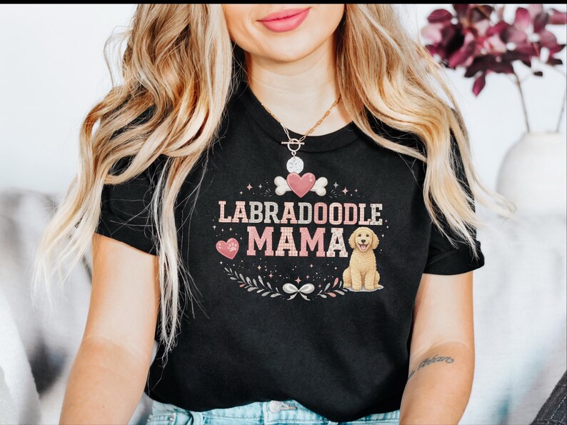 Regalo per la mamma di un Labradoodle, Maglietta per la mamma di un Labradoodle, Maglietta per il proprietario di un Golden Doodle, Maglietta per la mamma di un cane, Regalo per gli amanti dei Doodle, Regali per i genitori di cani immagine 6