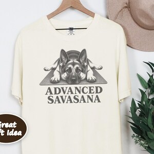 German Shepherd Shirt, Funny Dog T Shirt, Advanced Savasana, Yoga Lover Gift, Dog Owner Tee, Meditation Humor, Fitness Gift imagem 8