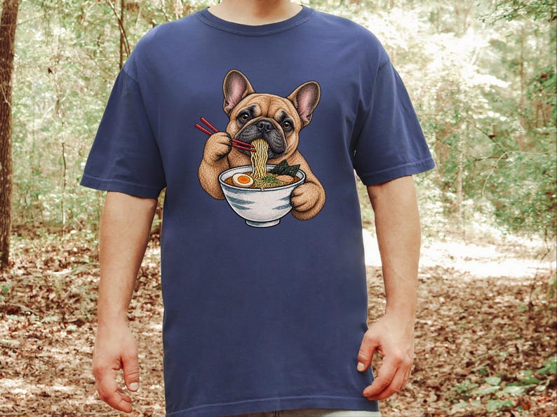 Frenchie Ramen Shirt, Japans Noodle Dog Shirt, Grappig Cadeau voor een Franse Bulldog, Sweatshirt voor Foodieliefhebbers, Top met Ramenkom Grafische Afbeelding afbeelding 1