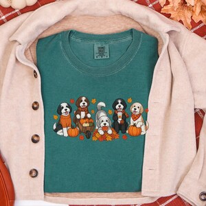 Camiseta de otoño para Sheepadoodle, Camiseta de otoño para perros, Regalo para amantes de los perros, Camiseta de otoño para mamás de perros, Mamá de Sheepadoodle, Camiseta acogedora de otoño imagen 5
