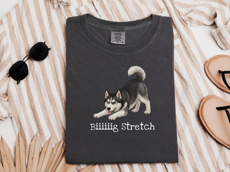 Comfort Colors Husky-Hundeshirt, extra großes Stretch-T-Shirt mit sibirischem Husky-Motiv, lustiges schwarz-weißes Oberteil für Haustierbesitzer, Tier-T-Shirt, lustiges Husky-T-Shirt Bild 1
