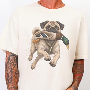 T-shirt met mopshondmotief voor eendenjagers, grappig cadeau voor eendenjacht, T-shirt voor watervogeljagers, shirt voor de jacht op wilde eenden, cadeau voor buitenjagers afbeelding 9