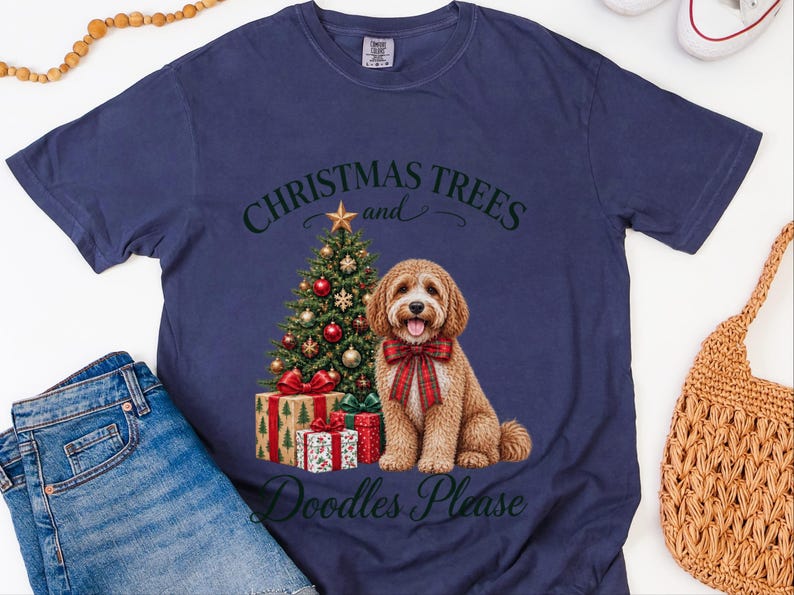 キャバプーのクリスマスシャツ、キャバプーママへのギフト、クリスマスツリーとドゥードル犬をお願いします、ドゥードル犬好きのシャツ、ホリデーペット好きへのギフト 画像 5