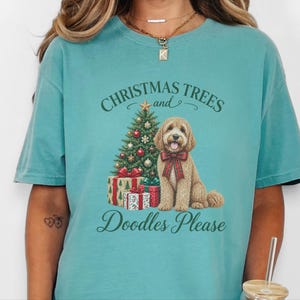 Cockapoo kerstshirt, kerstshirt voor huisdieren, cadeau voor cockapoo-liefhebbers, kerstbomen en doodles graag afbeelding 8