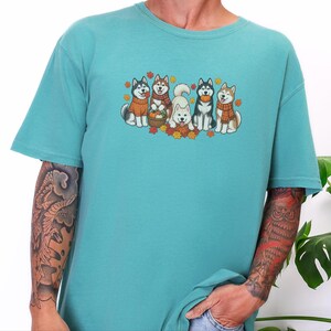 Autumn Dog Shirt, Husky Lover Gift, Fall Huskies Gathering Sweatshirt, Siberian Husky Dad Tee, Cute Puppy Pumpkin Fall Apparel afbeelding 2