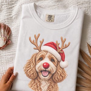 Bluza świąteczna Cavapoo, prezent dla mamy Cavapoo, świąteczna koszulka dla psa, świąteczne ubrania dla zwierząt, prezent dla właściciela Cavapoo, świąteczna koszulka dla psa zdjęcie 3