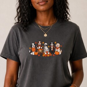 Camiseta de otoño para Sheepadoodle, Camiseta de otoño para perros, Regalo para amantes de los perros, Camiseta de otoño para mamás de perros, Mamá de Sheepadoodle, Camiseta acogedora de otoño imagen 2
