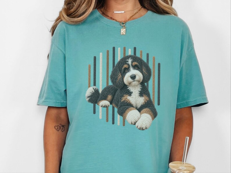 Bernedoodle shirt, cadeau voor Bernedoodle-moeder, driekleurige Bernedoodle, Doodle hondenshirt, cadeau voor Bernedoodle-eigenaar afbeelding 4