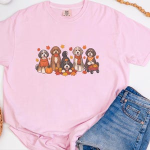 Aussiedoodle-Herbstshirt, Herbst-Hundeshirt, Geschenk für Doodle-Mamas, Kürbis-Shirt, Thanksgiving-Hundeshirt, Geschenk für Hundeliebhaber Bild 1